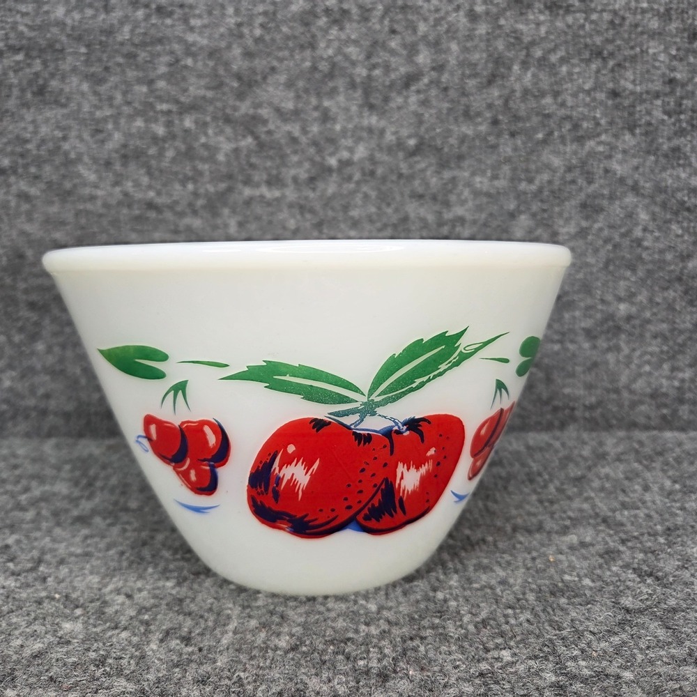 Vtg MCM Fire King Apples Cherries Splash Proof Mixing Bowl 7.5" 2qt  Milk Glass
